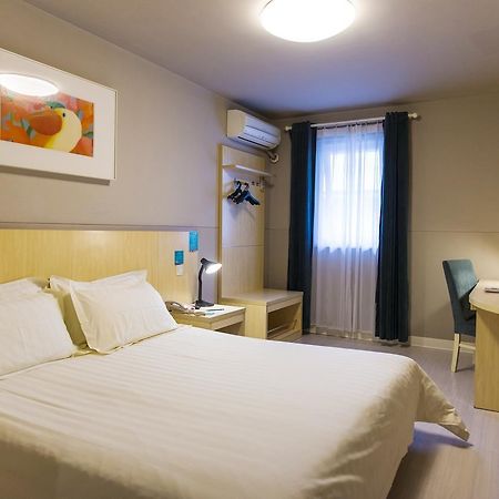 Jingjiang Inn Shanghai Henglong Plaza Bagian luar foto