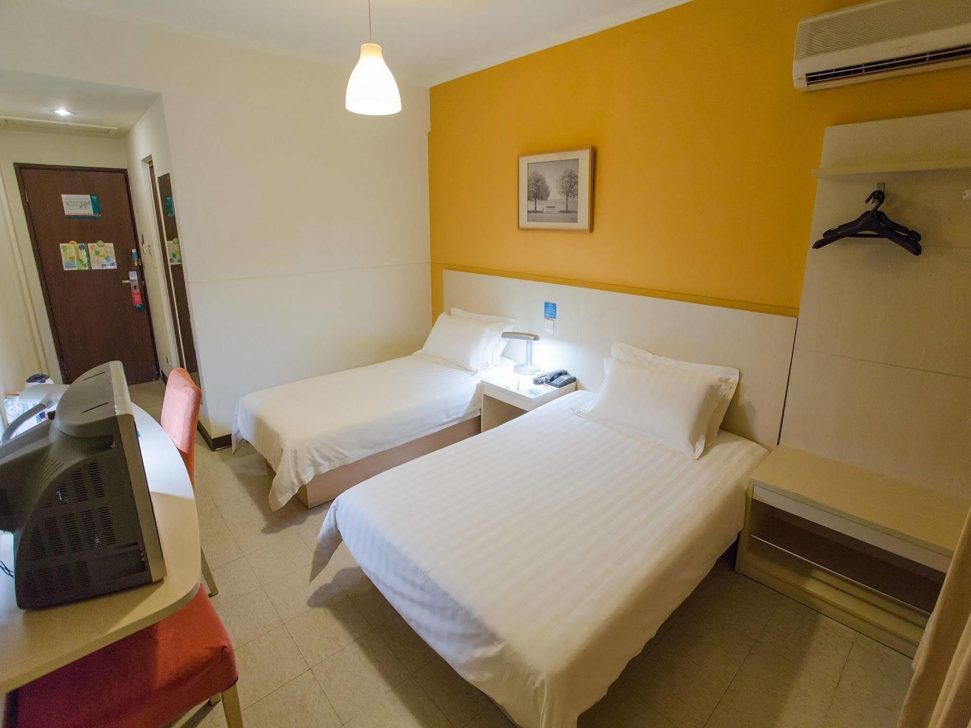 Jingjiang Inn Shanghai Henglong Plaza Bagian luar foto